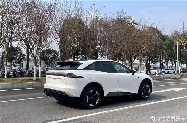 或售20万 长安深蓝首款SUV路试：剑指特斯拉Model Y