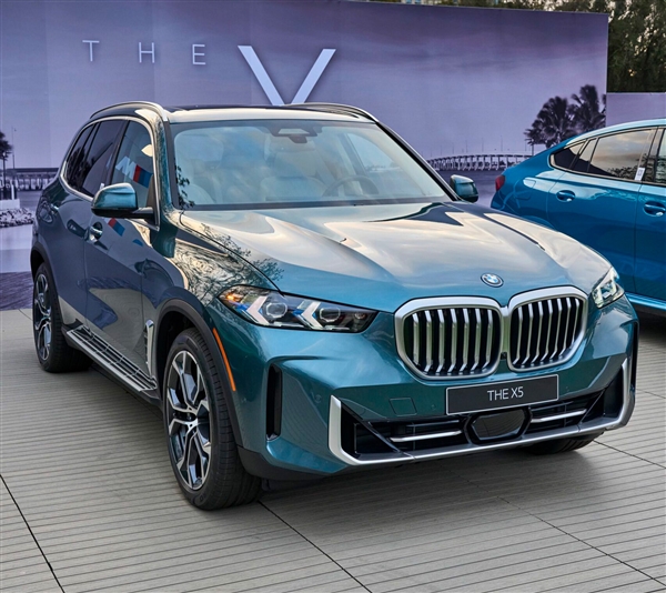 最受欢迎的豪华中大型SUV 新款宝马X5实车亮相：国产必卖爆