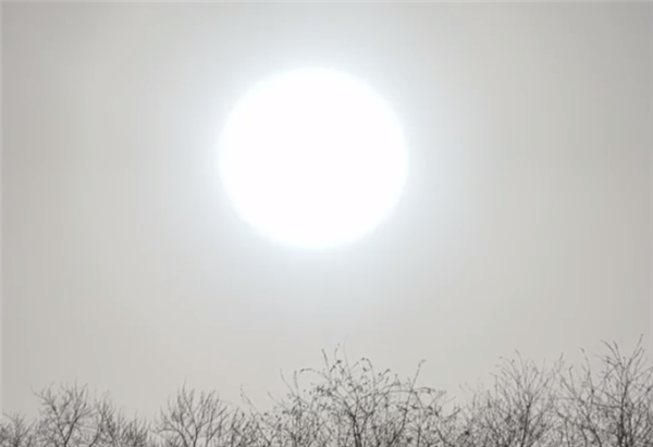 沙尘天气席卷！北京再现火星同款“蓝太阳” 专家揭秘