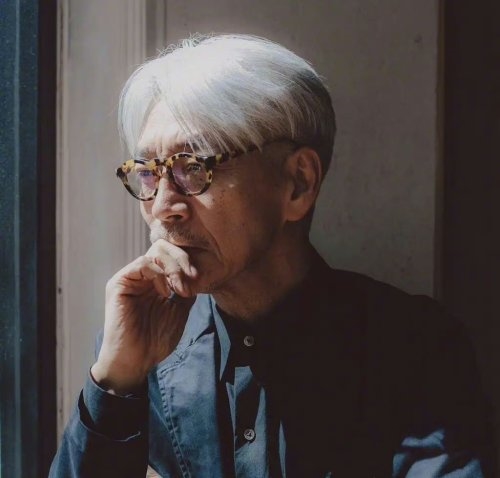 日本音乐家坂本龙一去世登微博热搜 网友：相信天堂一切都好