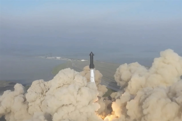 SpaceX星舰升空爆炸发射失败 马斯克庆祝：当地居民苦不堪言“太可怕”