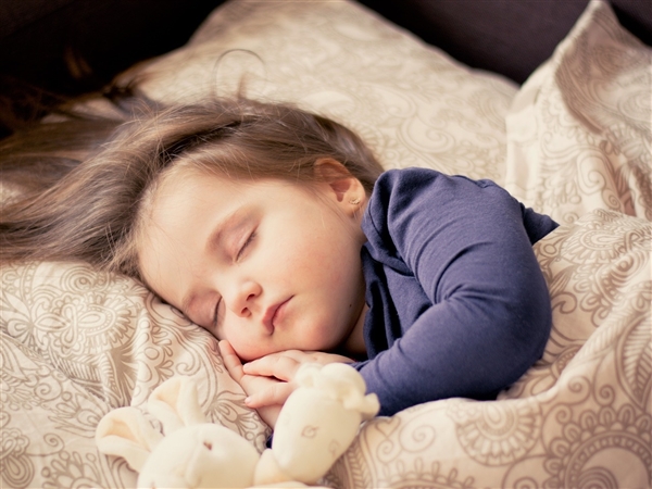 专家称睡满8小时是误区：张朝阳曾称四小时足够 睡多浪费