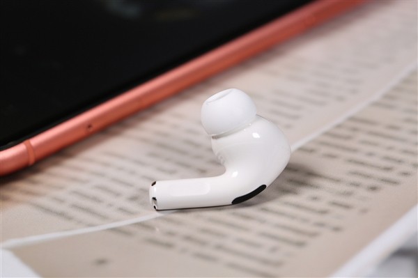 市场需求下降！苹果开发AirPods Lite拥抱低价耳机市场