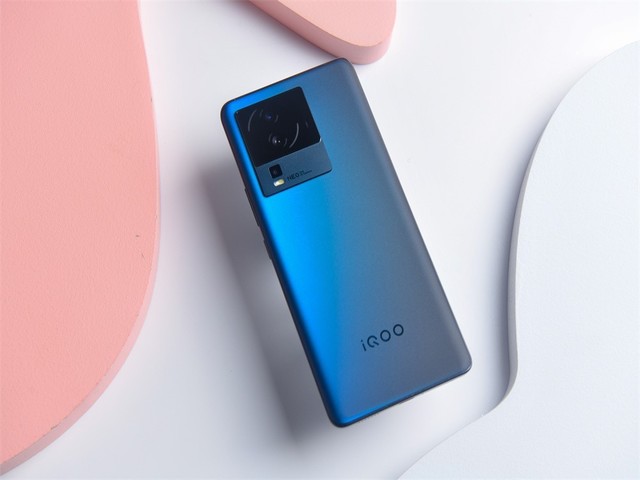 2799元起满血性能 iQOO Neo7 竞速版正式开售