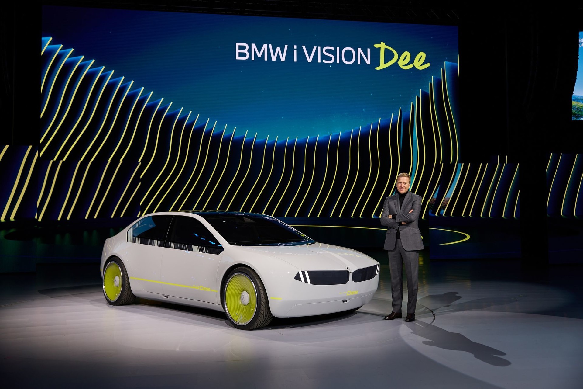 BMW携最新数字成果“先进平视显示系统”惊艳亮相2023 CES