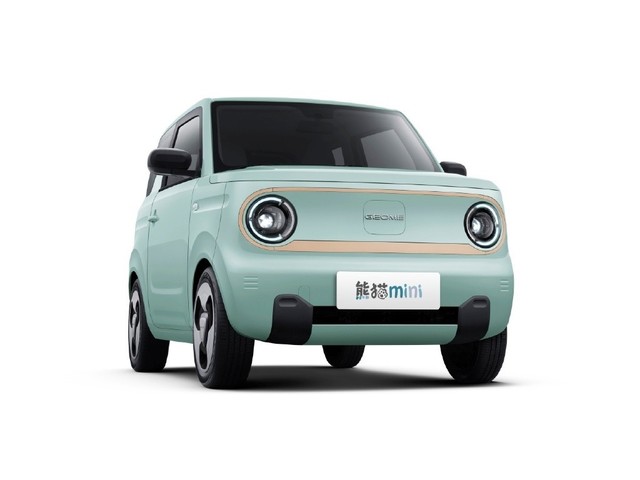 对标五菱宏光 MINI EV，吉利熊猫 mini 电车开售：3.99-5.39 万