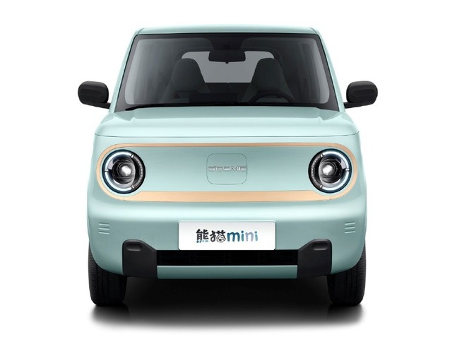 对标五菱宏光 MINI EV，吉利熊猫 mini 电车开售：3.99-5.39 万