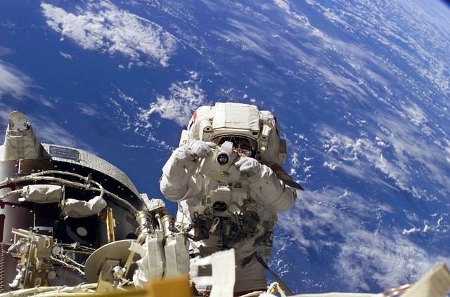 以影像推动太空探索 尼康鼎力支持世界航天日