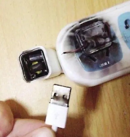 苹果充电头电伤多人：官方表示正常？
