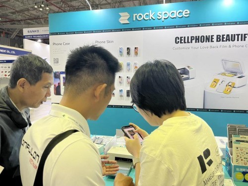 rock space惊艳亮相越南电子展，先进壳膜定制解决方案大放异彩