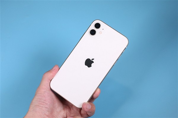 至少涨价1500元？iPhone 15备货量曝光：苹果出手近亿台