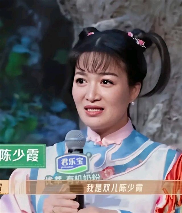 《鹿鼎记》主演时隔24年重聚：小宝的四个老婆 她几乎没变