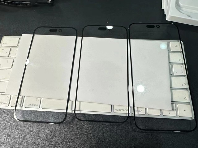 全系“灵动岛”设计、四等边框最窄1.55mm！苹果iPhone 15系列前玻璃面板曝光