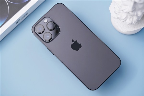 iPhone电池严重鼓包：13、14 Pro要注意了！ 苹果不赔！