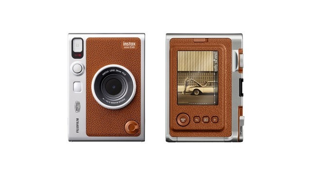 INSTAX mini Evo推出全新棕色配色，诠释百变复古魅力